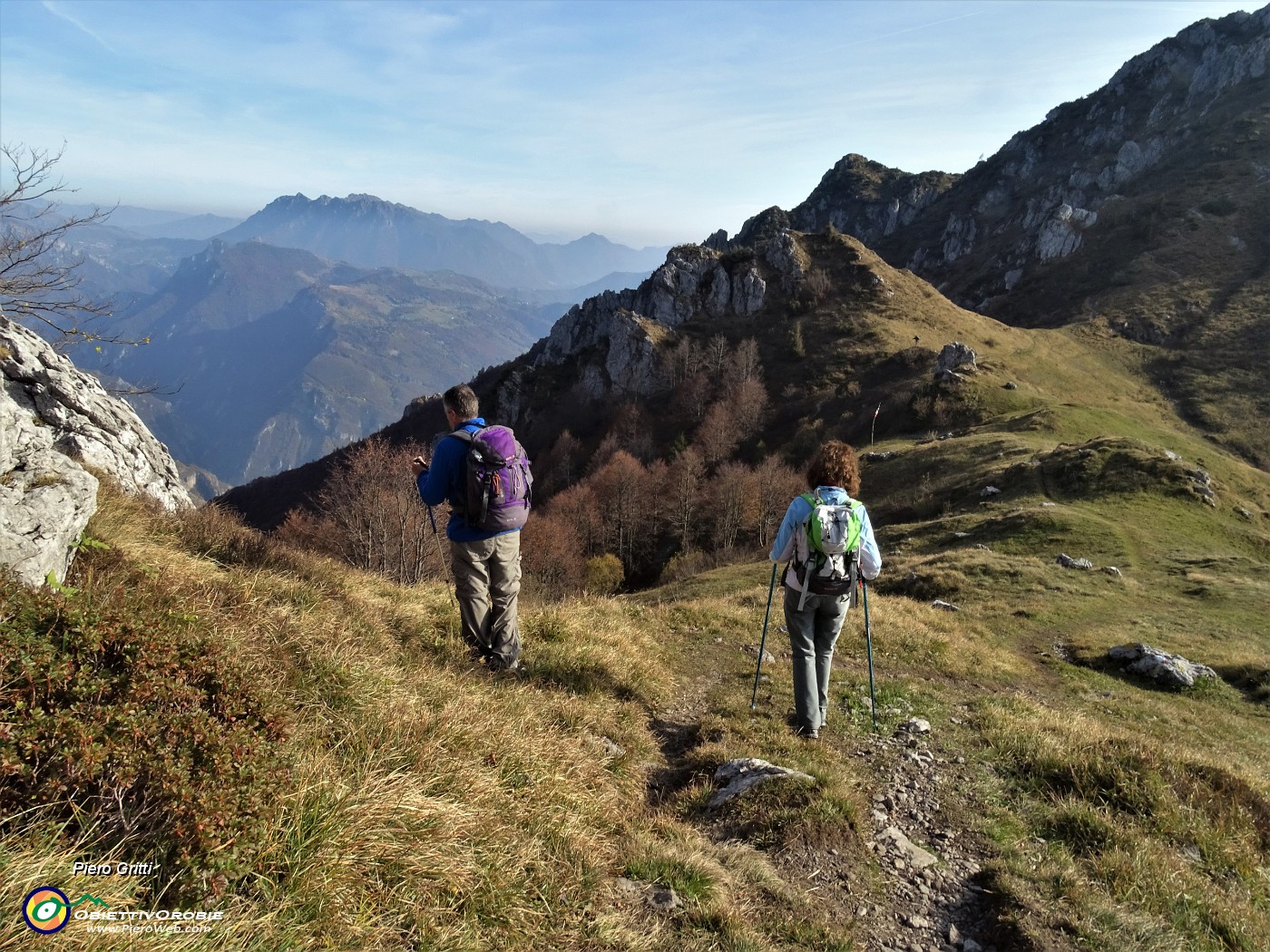 87 E ci godiamo ancora il sole al Passo di Grialeggio.JPG